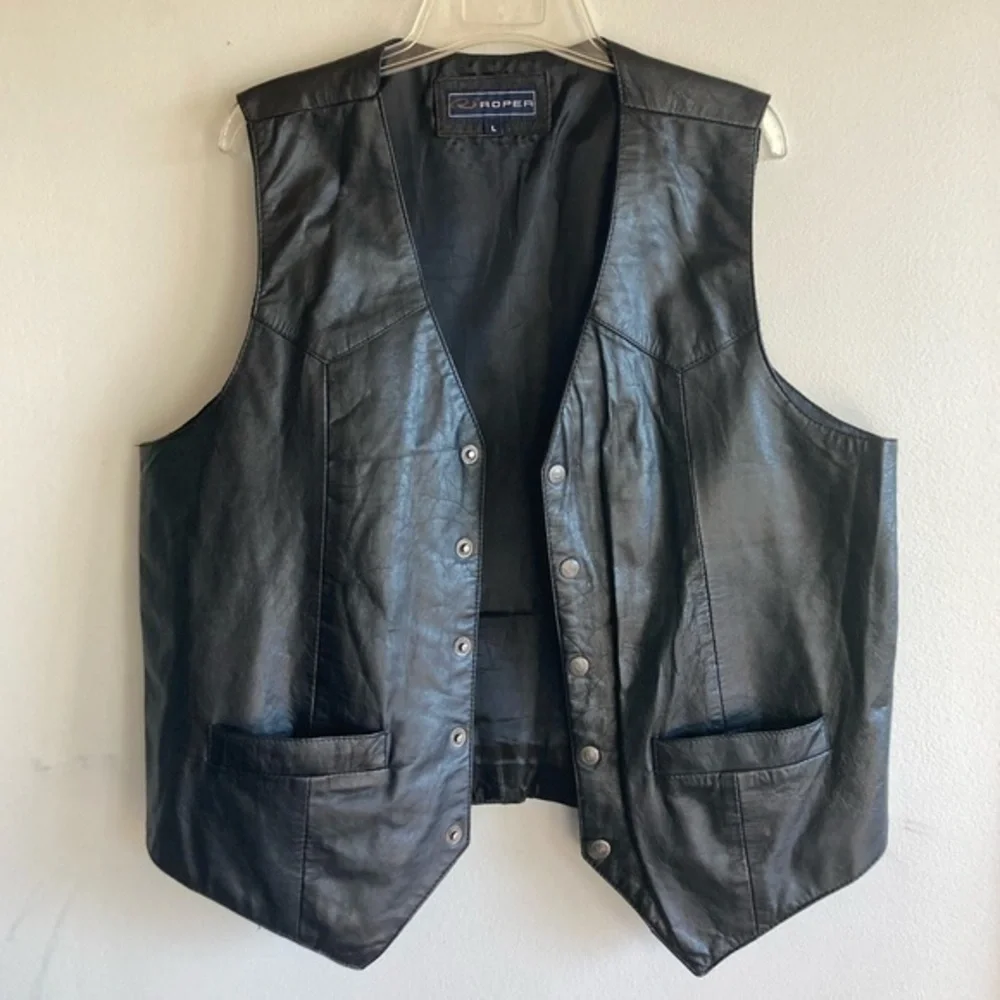 Roper black leather vest with snaps large size 2 outside pockets 1 inside pocket